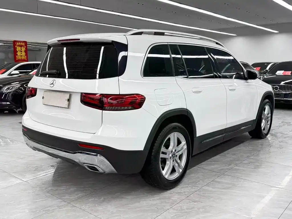 Mercedes-Benz GLB — фото 2