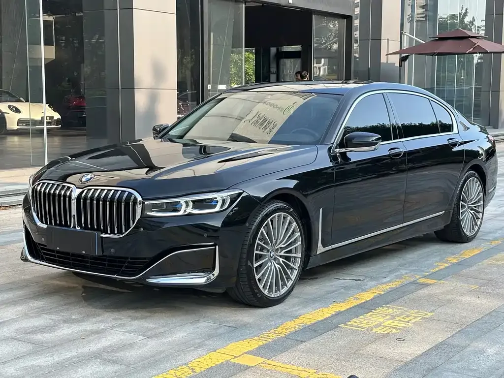 BMW 7 Series — фото 1