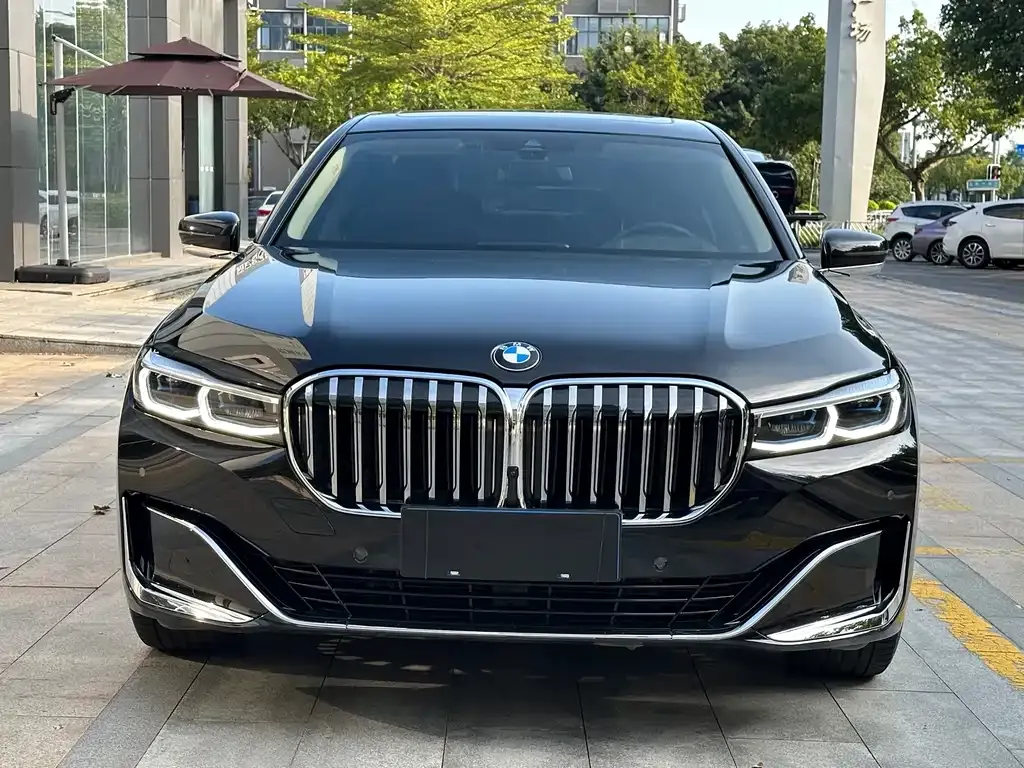 BMW 7 Series — фото 6