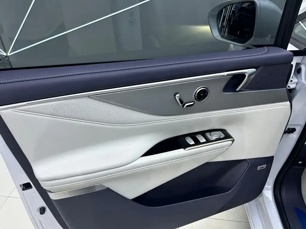 Buick GL8 Hybrid — фото 5