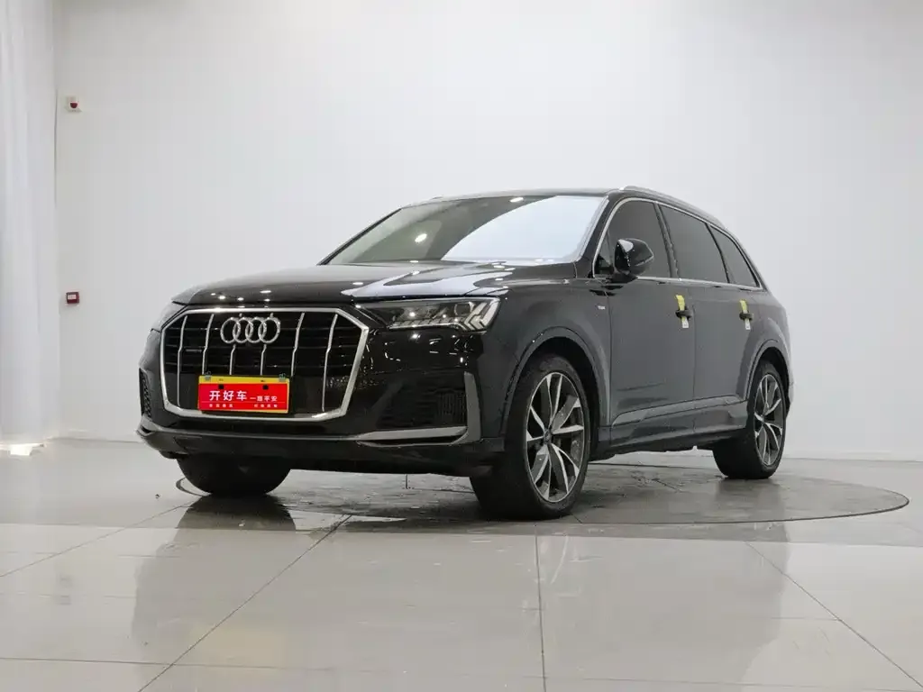 Audi Q7 — фото 1