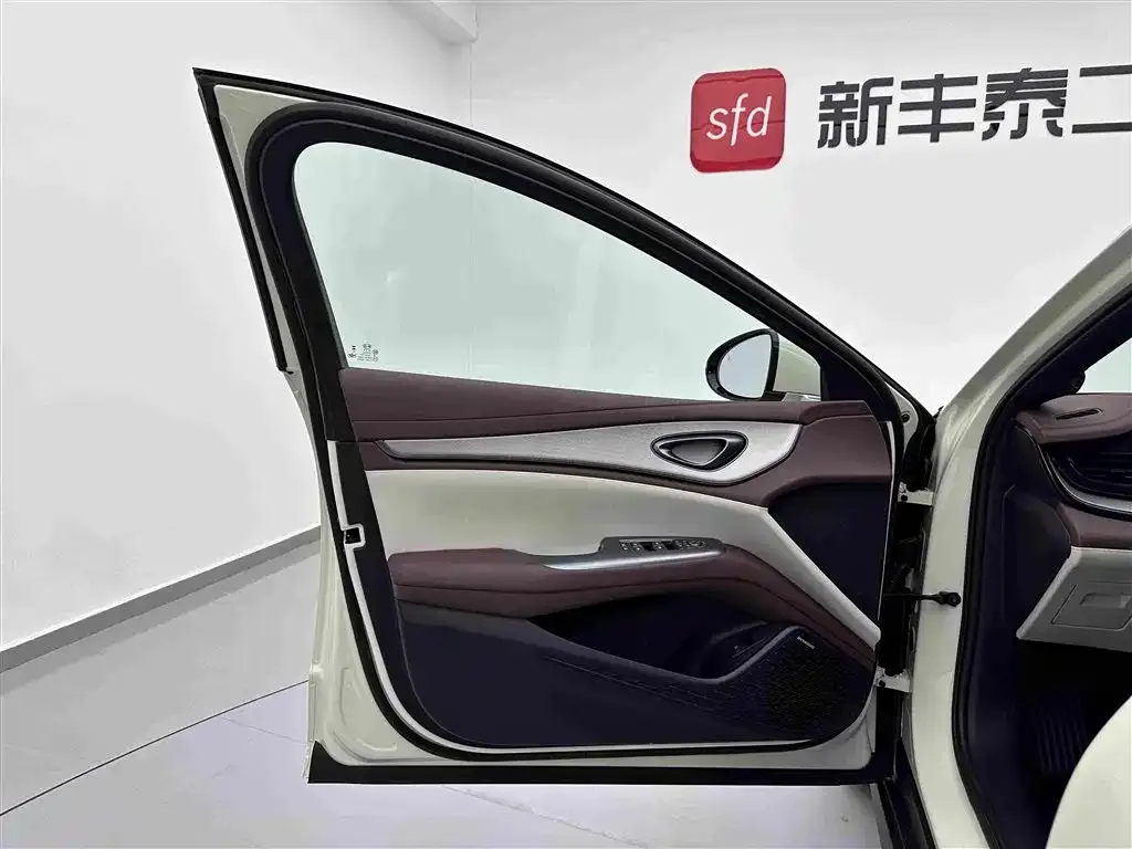 BYD Seal 07 DM-i — фото 7