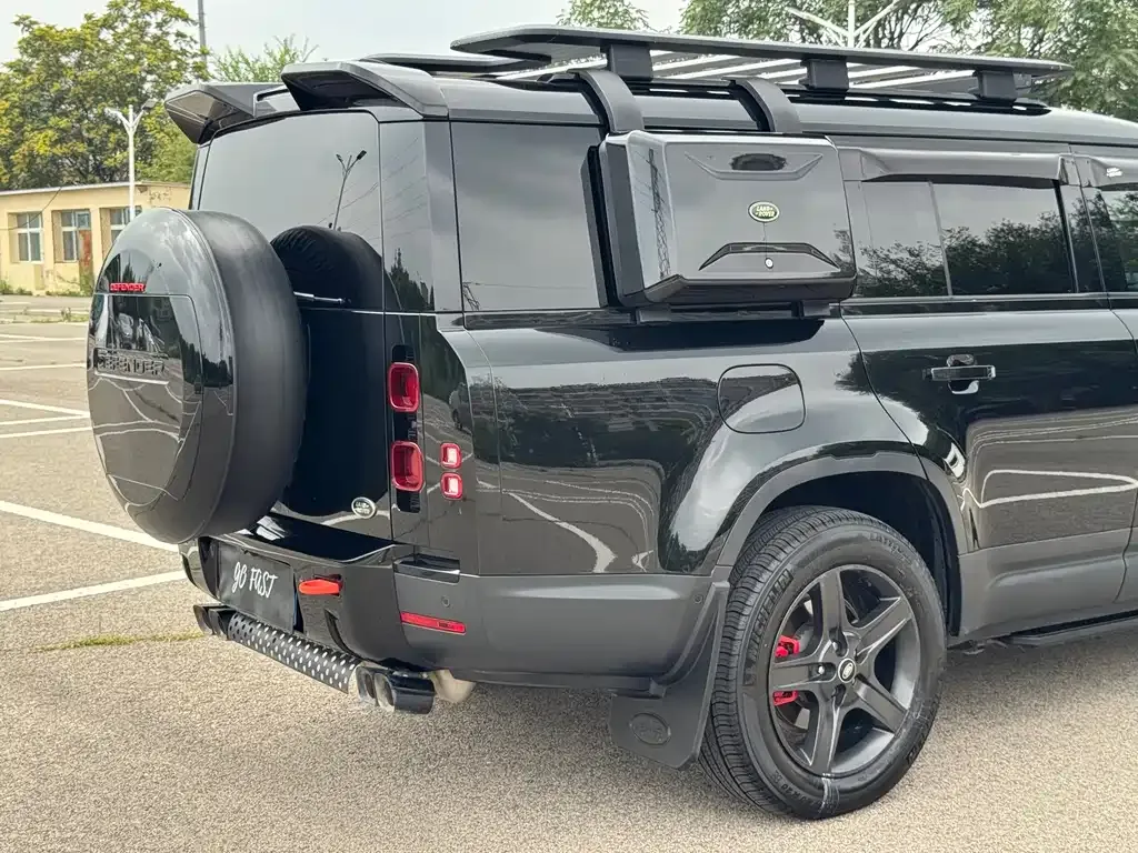 Land Rover Defender — фото 10