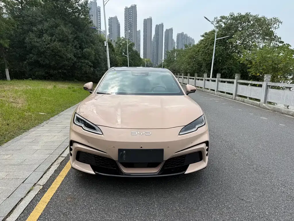 BYD Seal 06GT — фото 9