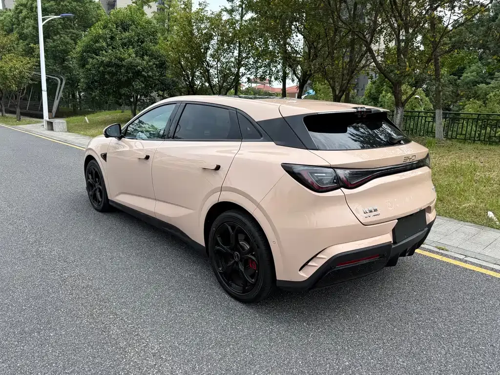 BYD Seal 06GT — фото 10