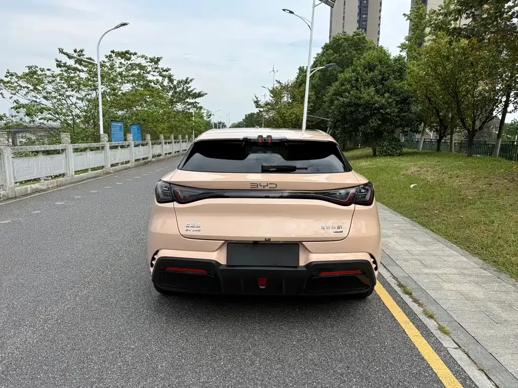 BYD Seal 06GT — фото 8