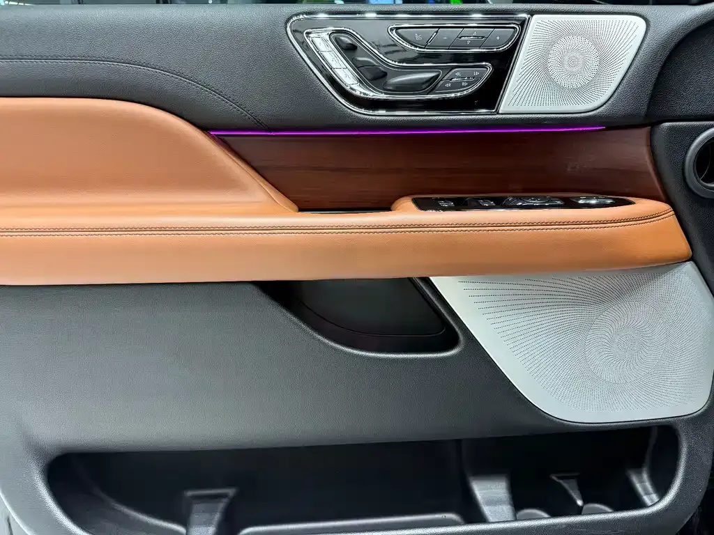Lincoln Navigator — фото 9