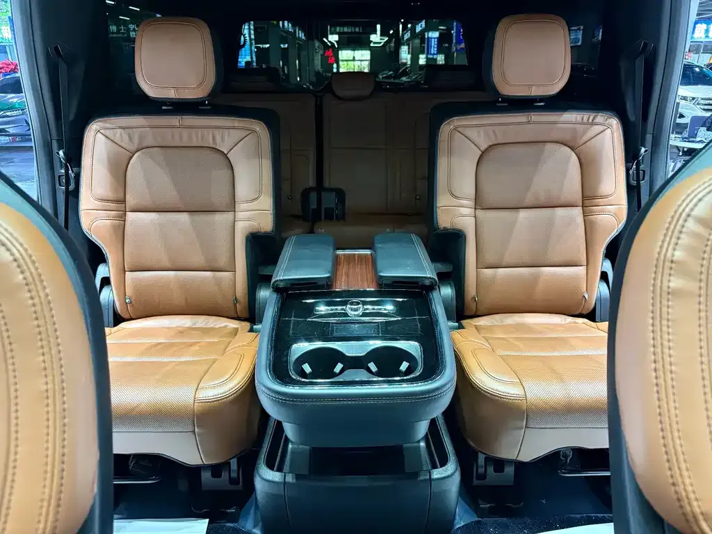 Lincoln Navigator — фото 2