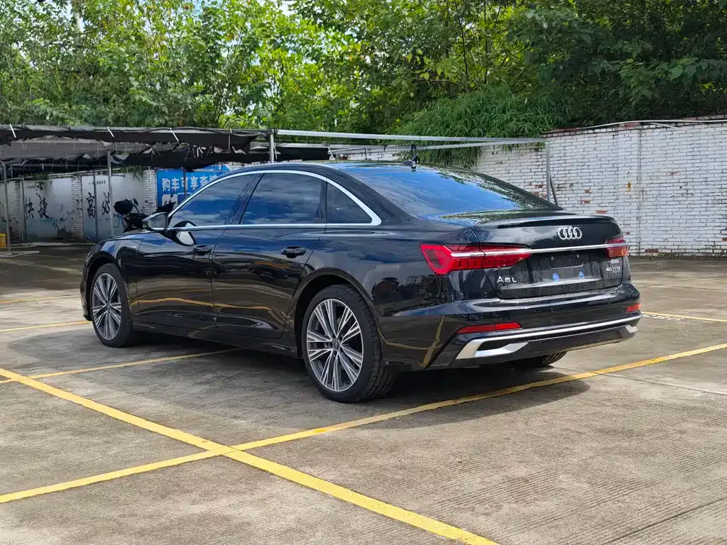 Audi A6L — фото 9