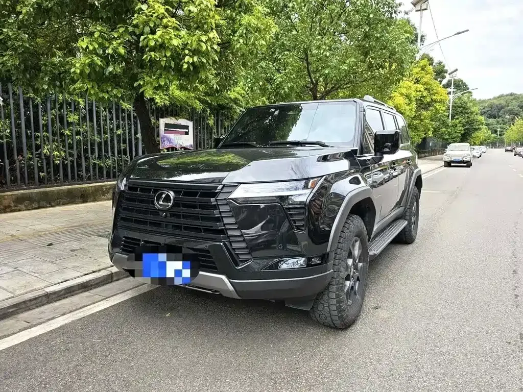 Lexus GX — фото 1