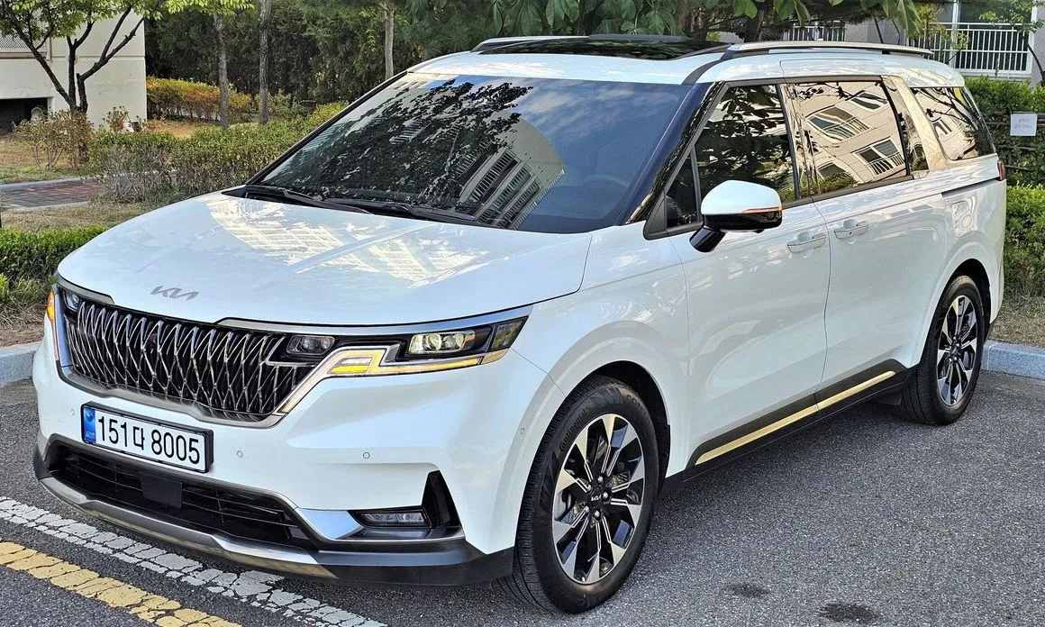 Kia Carnival — фото 1