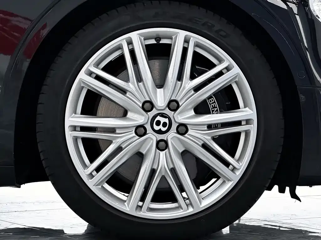 Bentley Flying Spur — фото 8