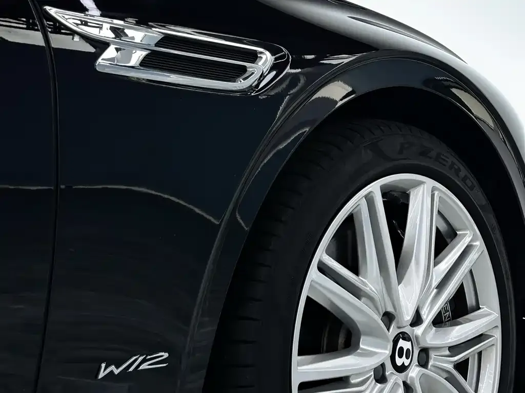 Bentley Flying Spur — фото 10
