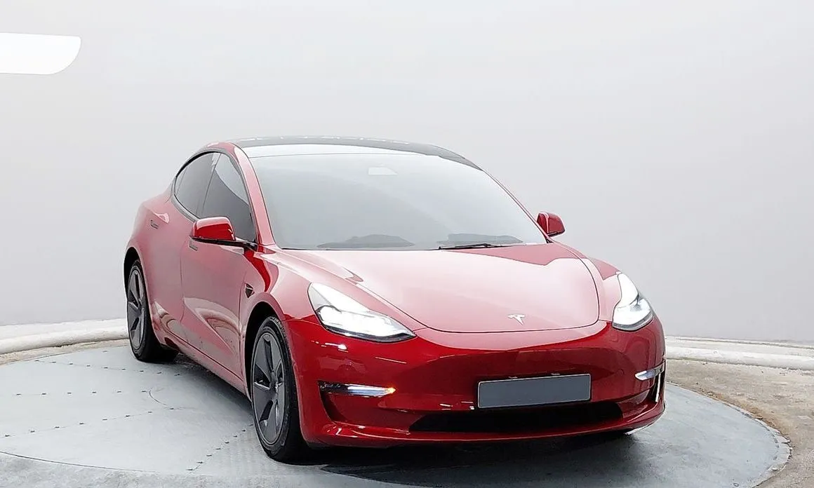Tesla Model 3 — фото 3