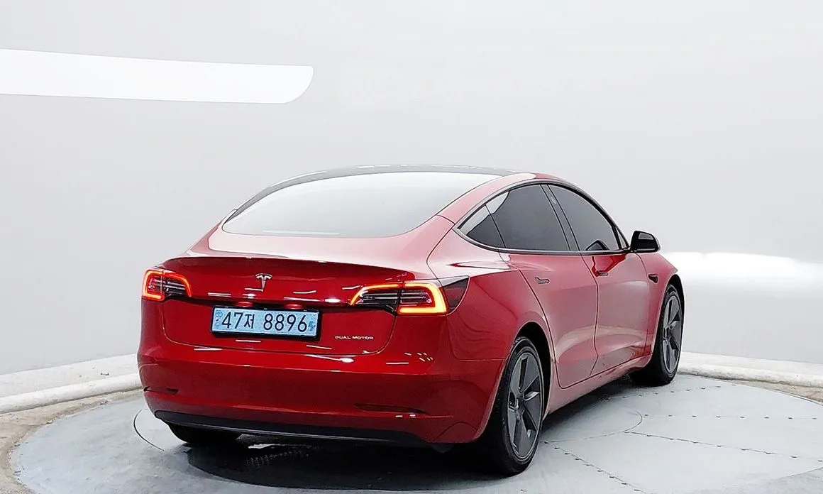 Tesla Model 3 — фото 4