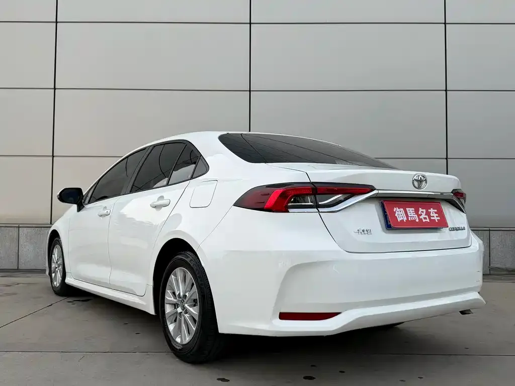 Toyota Corolla — фото 2