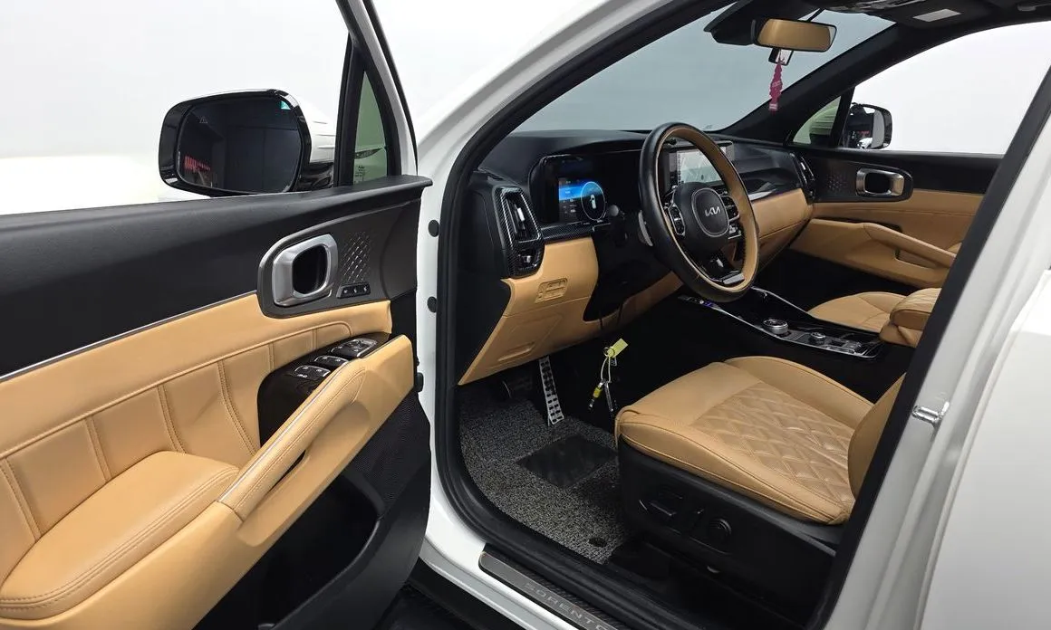 Kia Sorento — фото 8