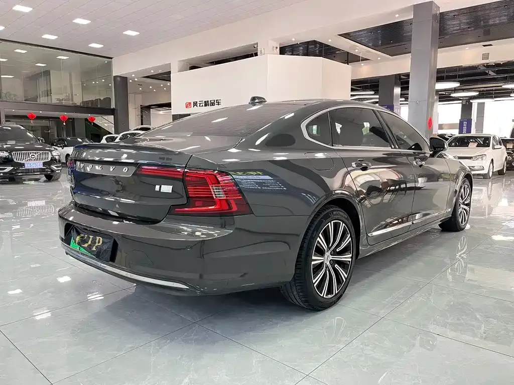Volvo S90 PHEV — фото 9