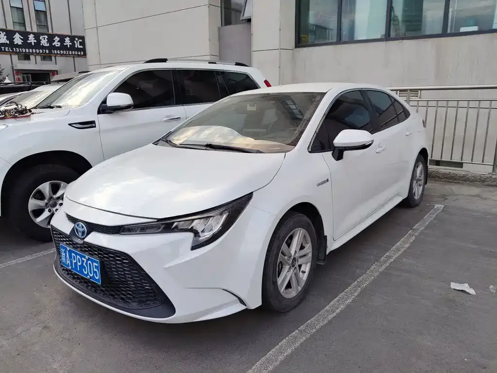 Toyota Corolla — фото 1