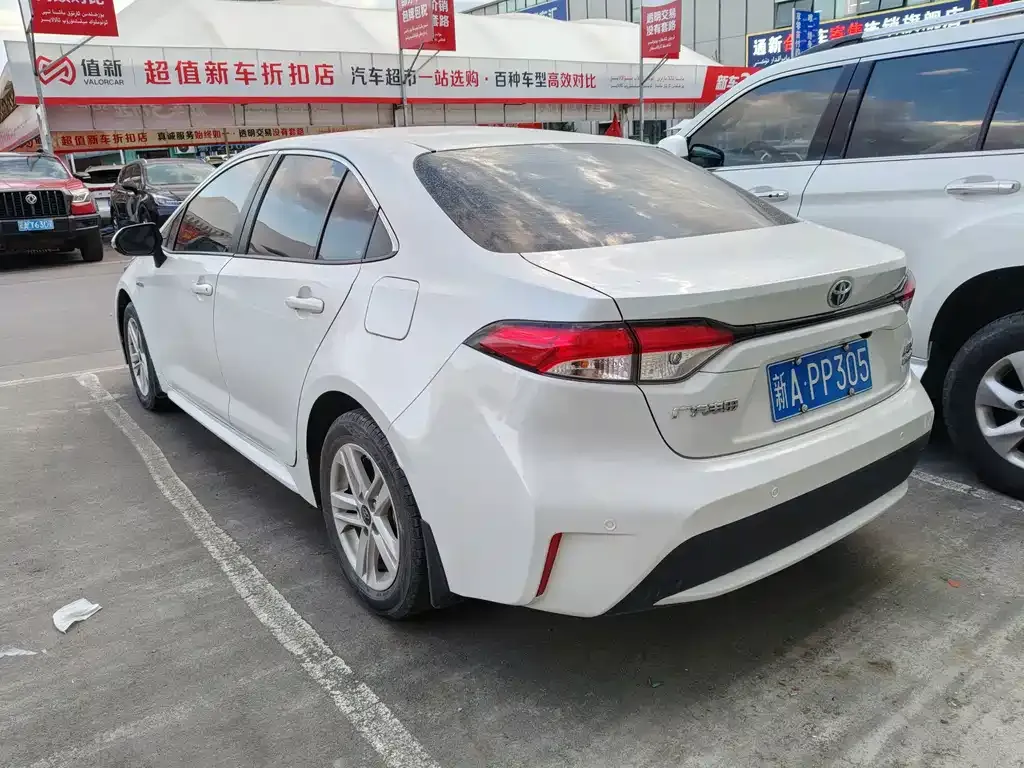 Toyota Corolla — фото 9