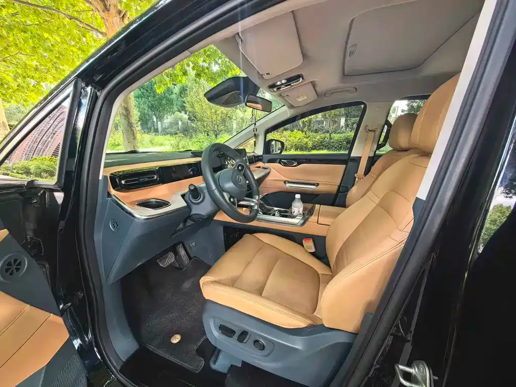 GAC Motor Trumpchi E8 — фото 2