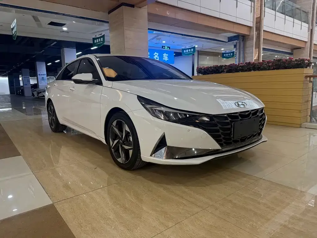 Hyundai Elantra — фото 9