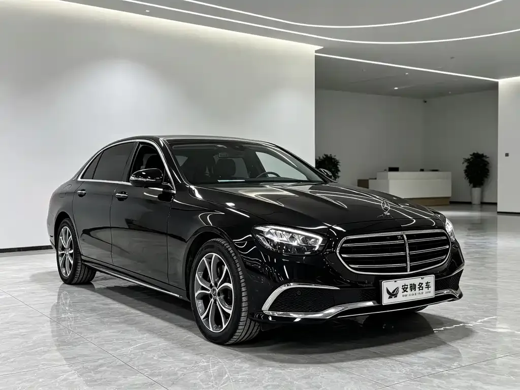 Mercedes-Benz E-Class — фото 2