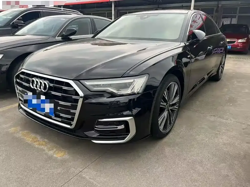 Audi A6L — фото 1