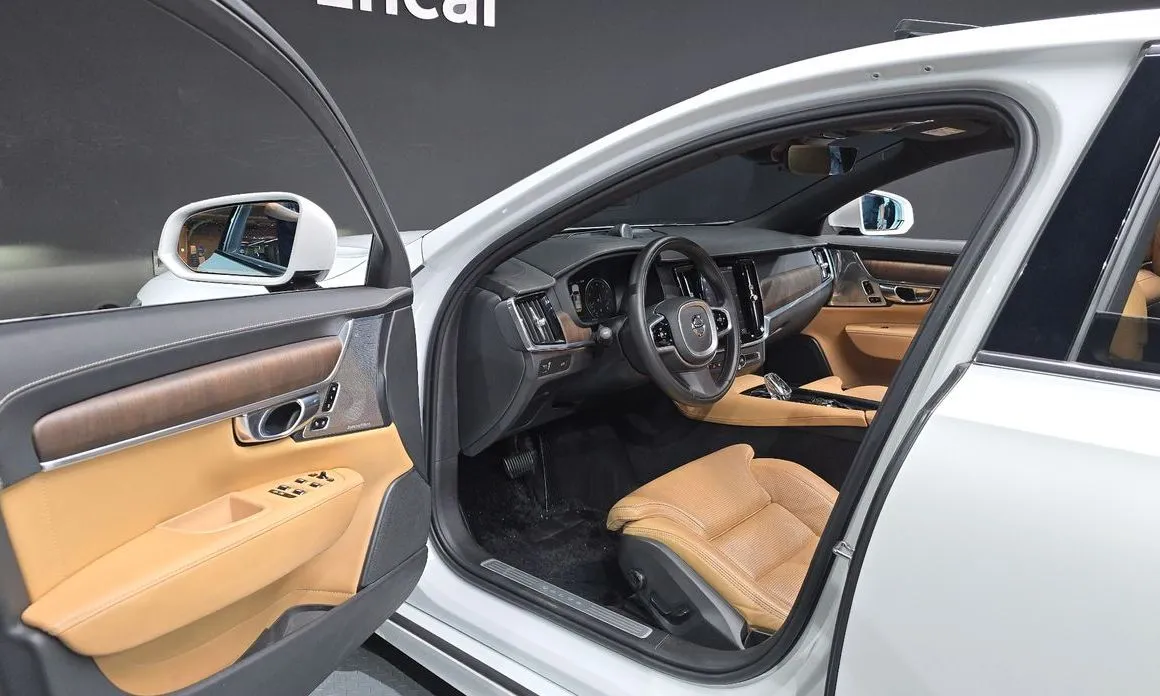 Volvo S90 — фото 3