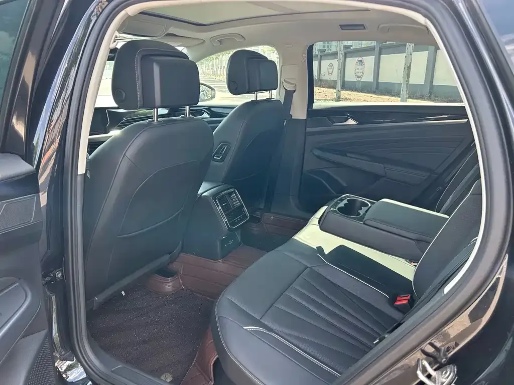 Volkswagen Passat — фото 9