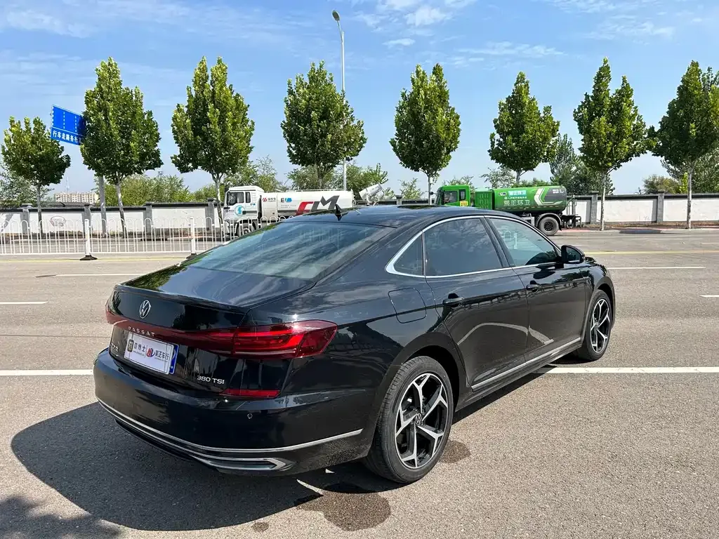 Volkswagen Passat — фото 2