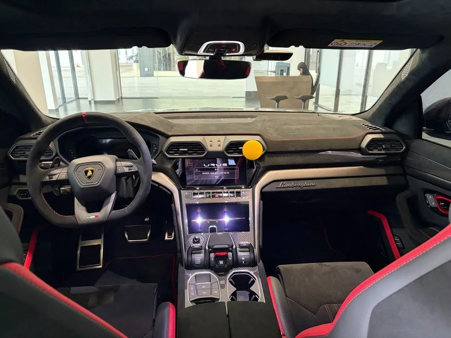 Lamborghini Urus — фото 9