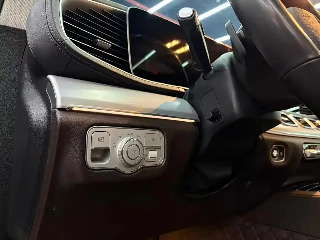 Mercedes-Benz GLS — фото 8
