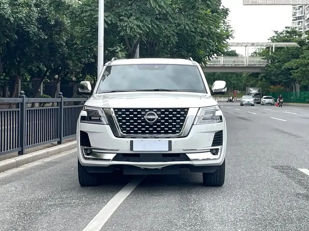 Nissan Patrol — фото 7