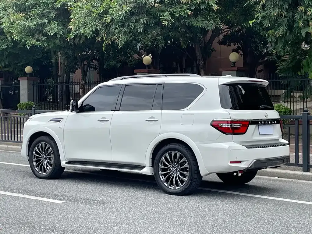 Nissan Patrol — фото 10