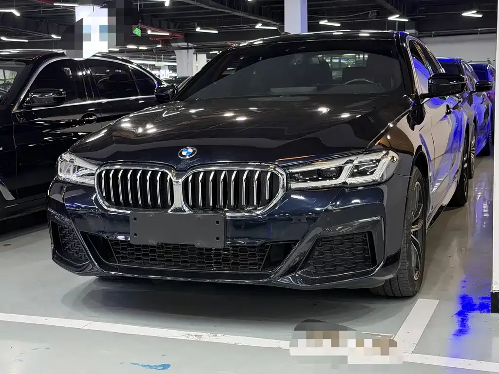 BMW 5 Series — фото 1