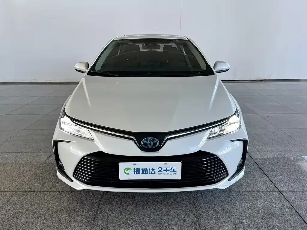 Toyota Corolla — фото 10
