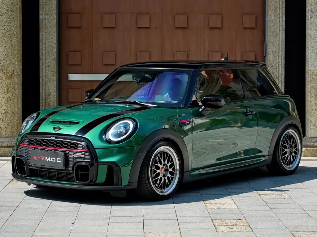 MINI JCW (John Cooper Works) — фото 1