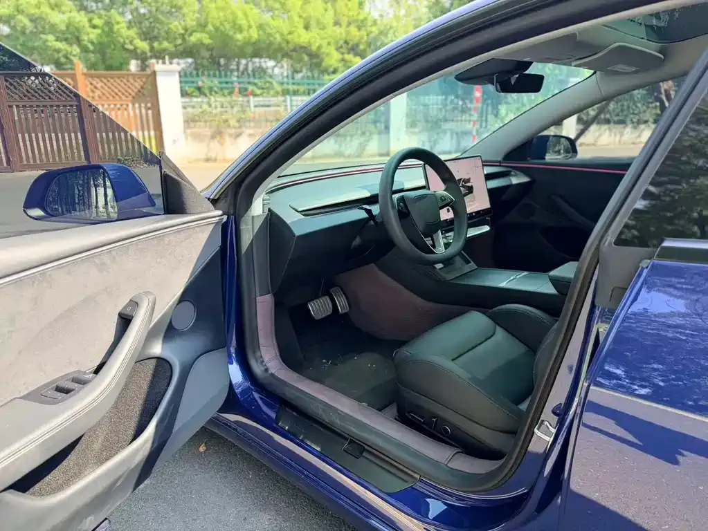 Tesla Model 3 — фото 3