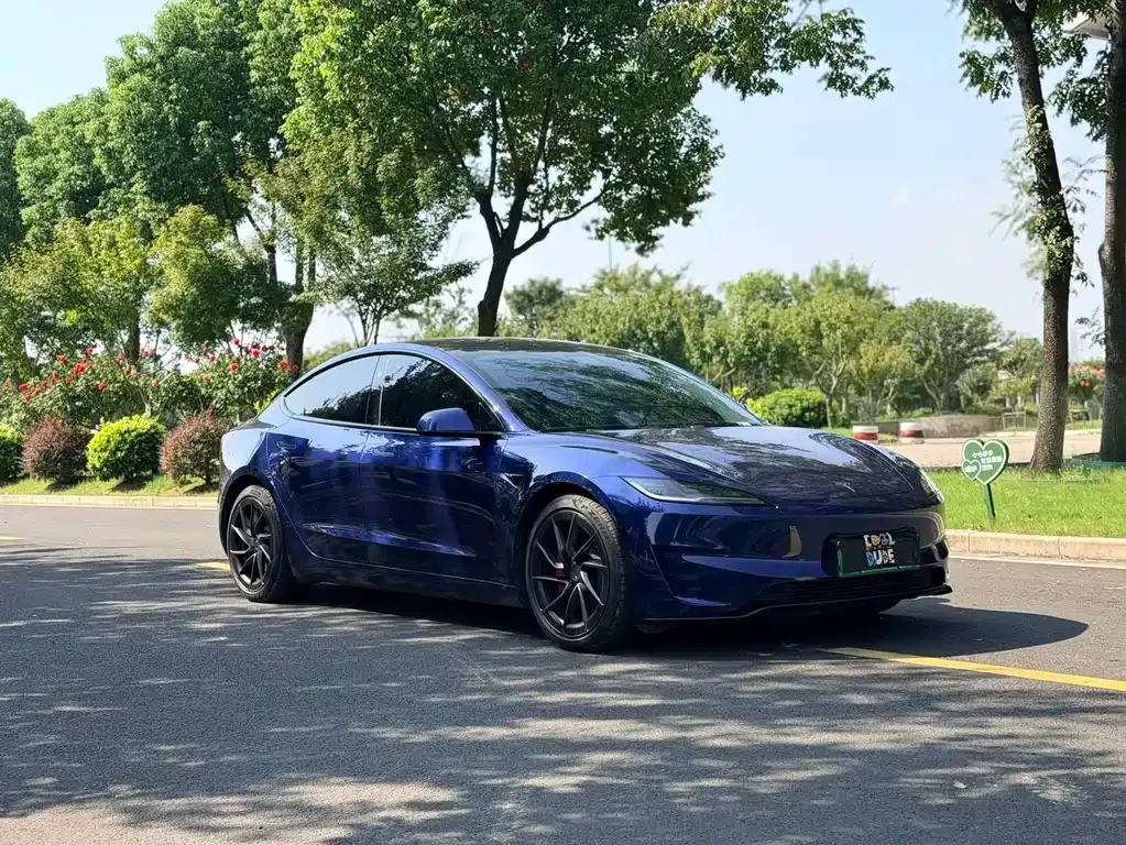 Tesla Model 3 — фото 8