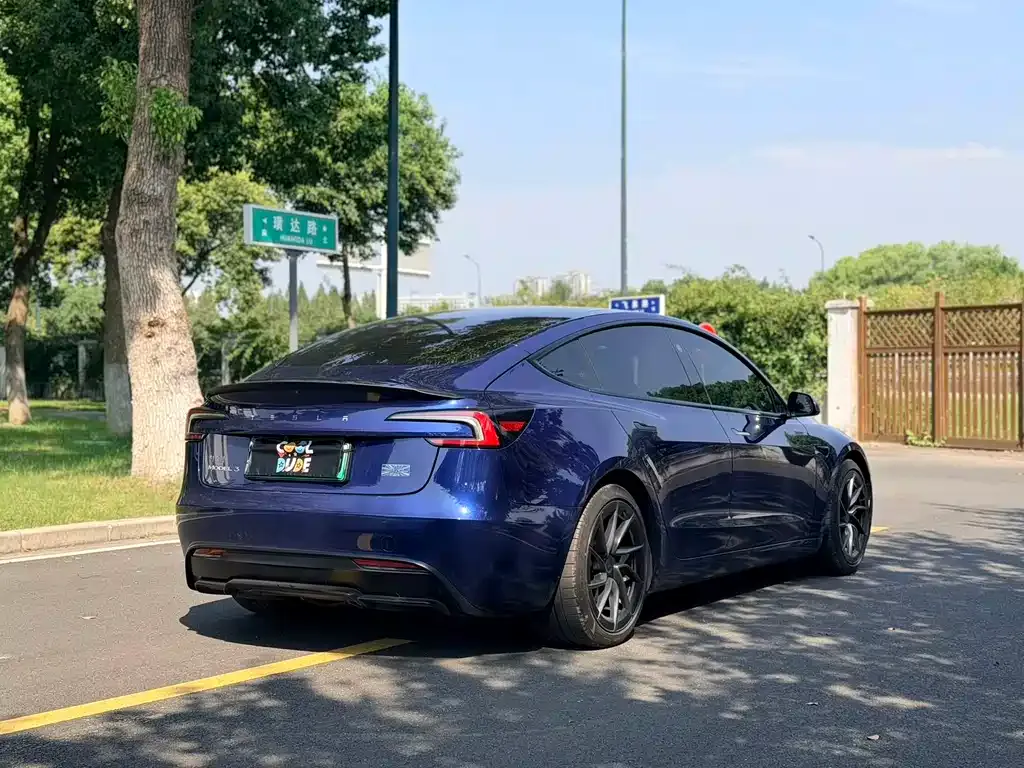 Tesla Model 3 — фото 6
