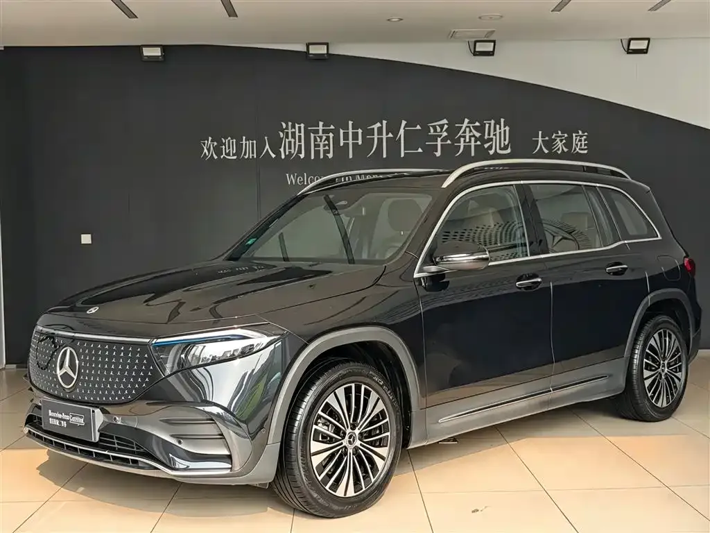 Mercedes-Benz EQB — фото 1