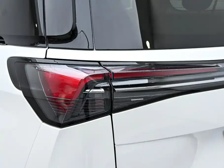 Buick GL8 Hybrid — фото 10