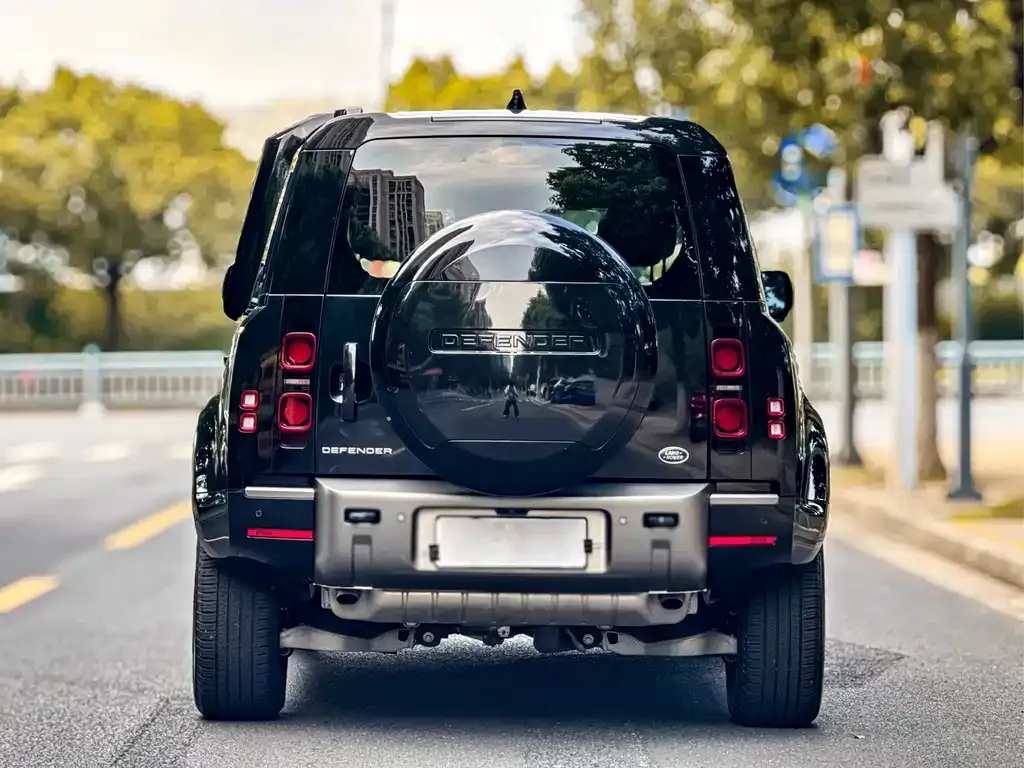 Land Rover Defender — фото 9