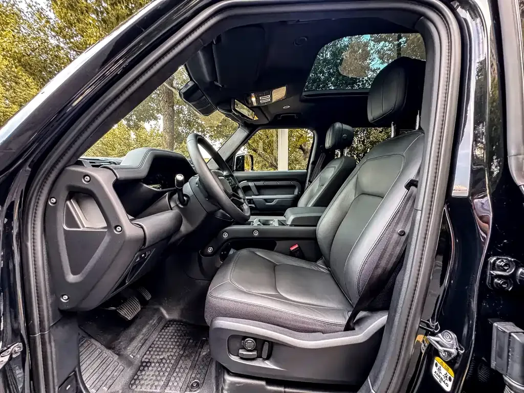 Land Rover Defender — фото 10