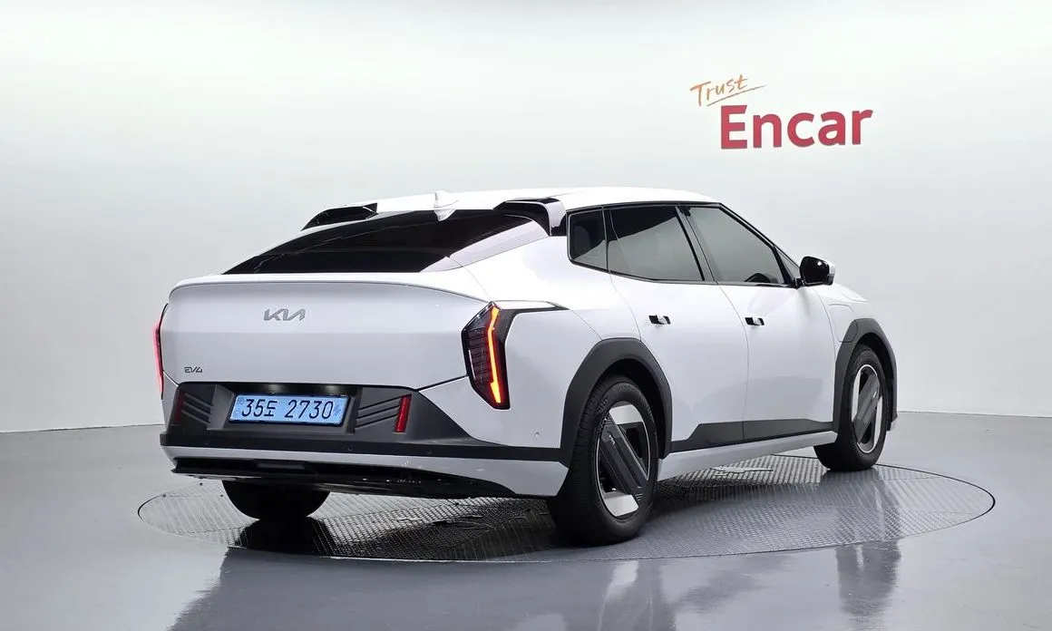Kia EV4 — фото 5