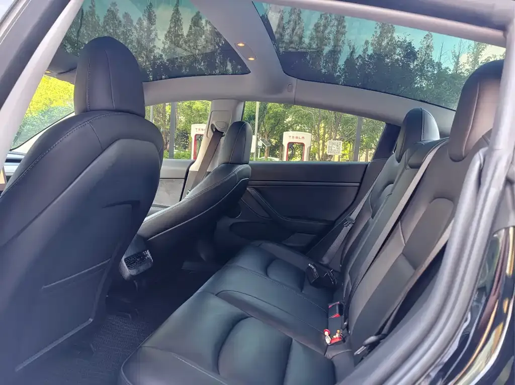 Tesla Model 3 — фото 2