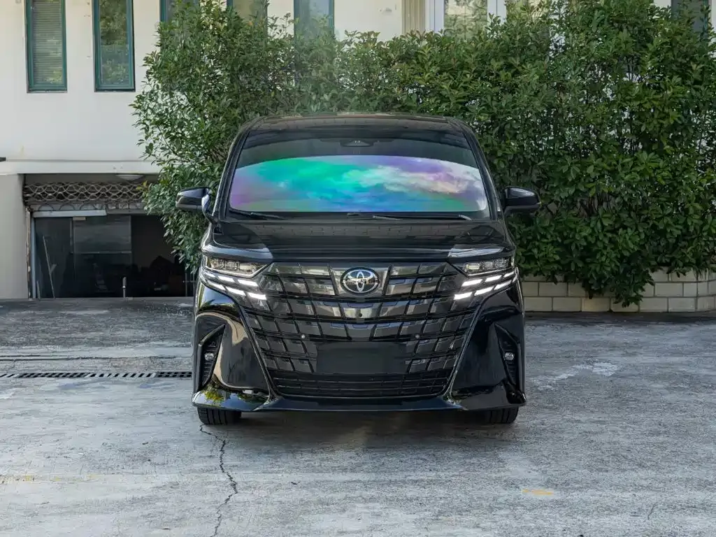 Toyota Alphard — фото 2
