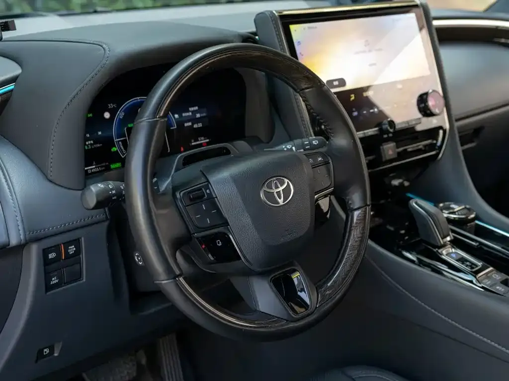 Toyota Alphard — фото 3