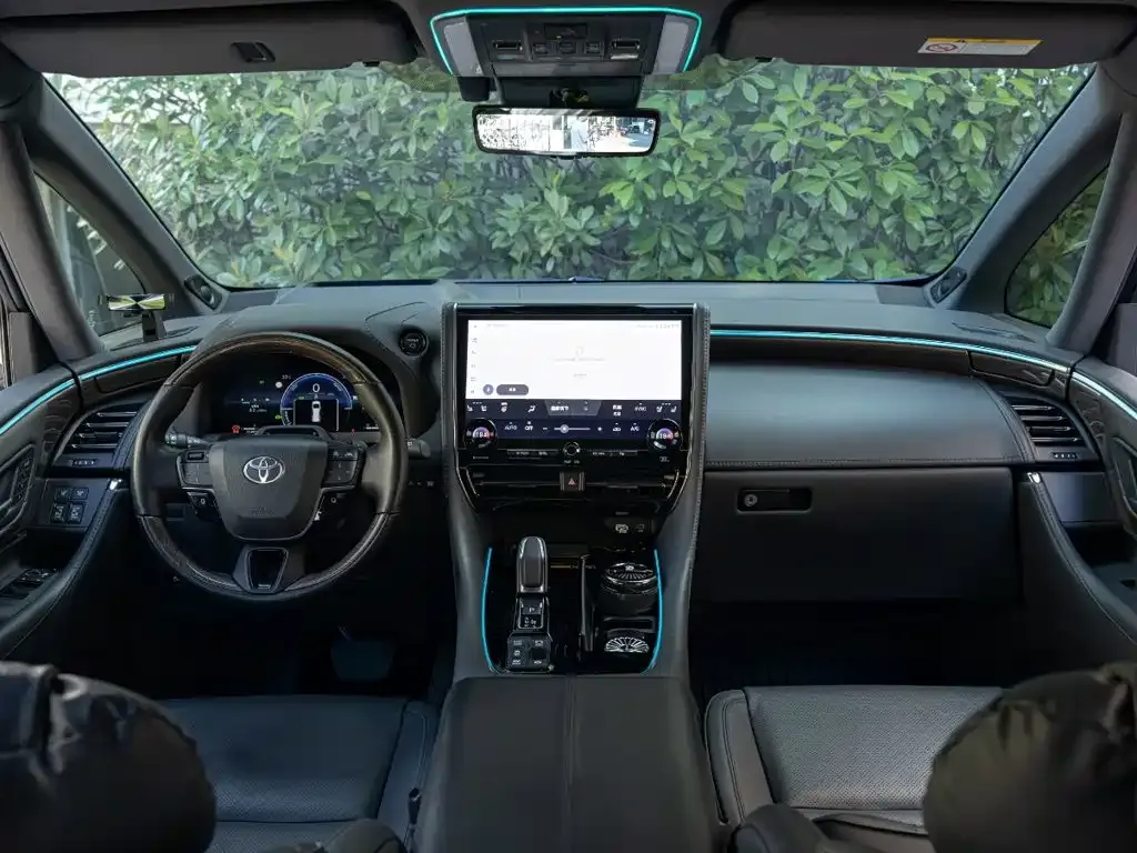 Toyota Alphard — фото 7